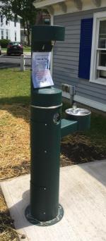 Water bottle filling station downtown in the park